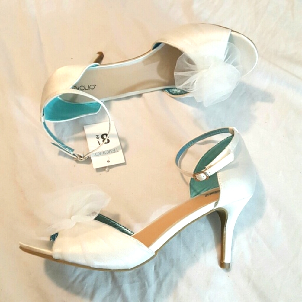 7.5 tevolio white satin bow strappy heels